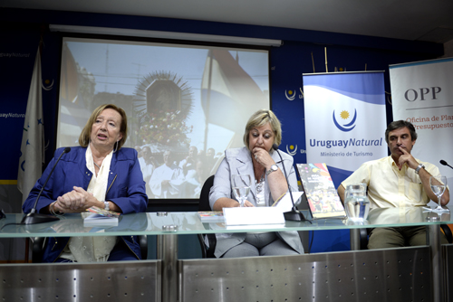 Mesa de presentación de la Guía de Fiestas Uruguayas